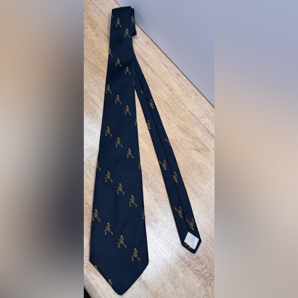 Vintage 70s Prince Consort Golden Clasp Tie - Navy Blue Runner Motif